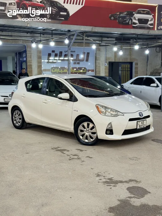 تويوتا بريوس c 2014 بطاريه الشركه