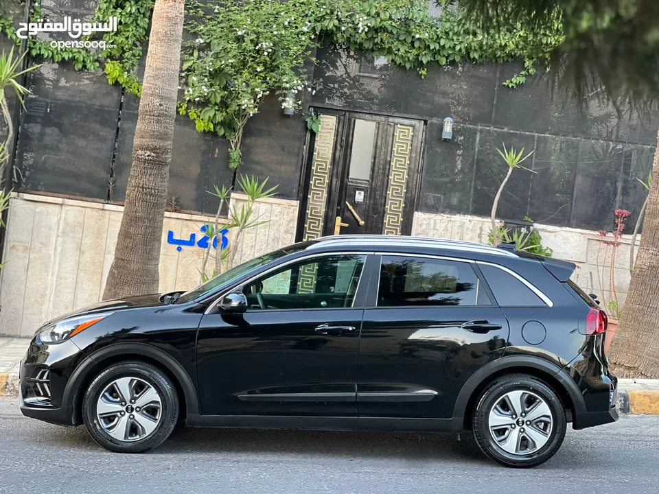 كيا نيرو 2020 لون اسود بحالة الوكاله عداد قليل 33 الف مايل