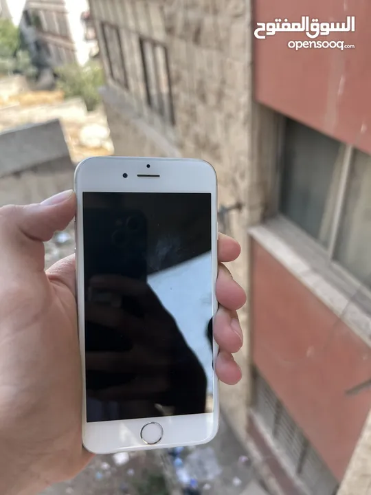 جهاز آيفون 6 عادي المساحه 16  عليه آيكلاود داخلي بس شغال