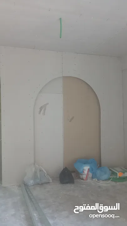مختصين بجميع انواع الديكور المنزلي