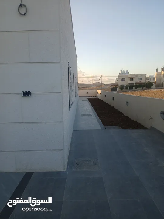 قطع اراضي المستنده الطبقه والمستنده موقع مميز لقطه 27500 يوجد فيلا بالبيضاء الأرض 500 البناء 240 متر