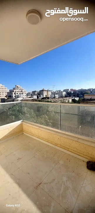 شقة بسطح مرحبا طابو جاهز وتنازل فوري