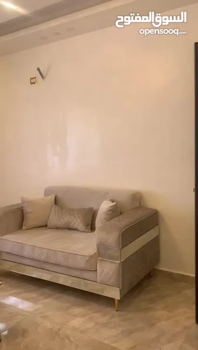 طقم كنب لون بيج جديد