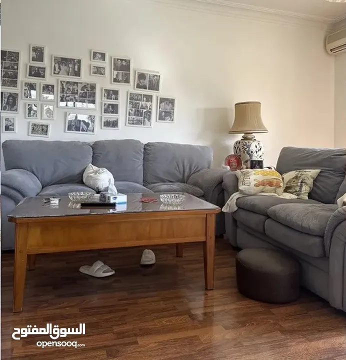 طقم جلوس ماركة اشلي امريكي = 5 مقاعد مشدات زمبركي نظيف100%المهتم وتساب بالداخل