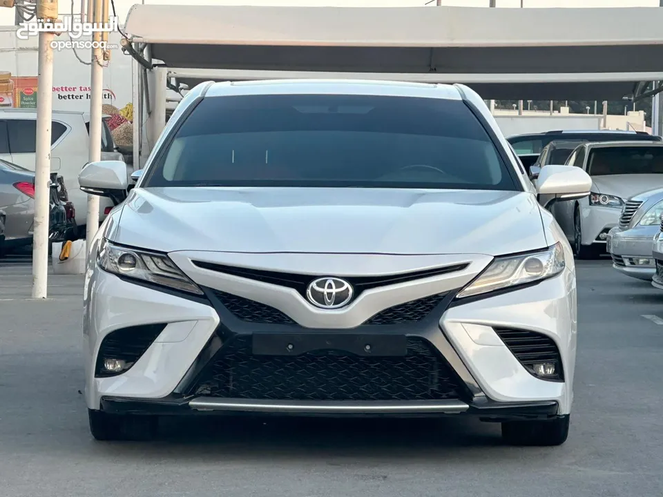 TOYOTA Camry Grand Sport V6 2019