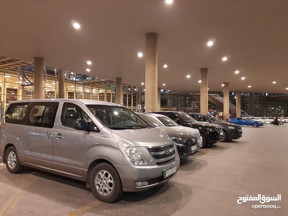 سيارات و باصات للتوصيل و الاستقبال من عمان للمطار و بالعكس شركة سياحة مرخصة