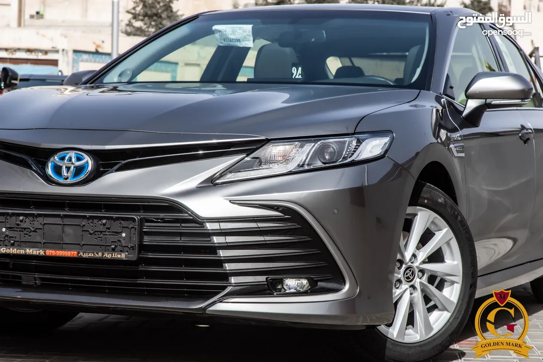 Toyota Camry Gle 2024  السيارة وارد و كفالة الشركة و قطعت 16,000 كيلو