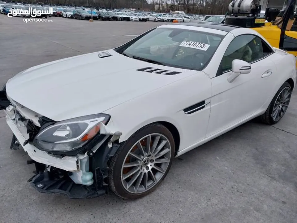 Slc 300 amg موديل 2019 للبيع بالحادث