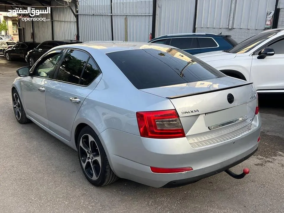سكودا اوكتافيا صالون فحص نخب