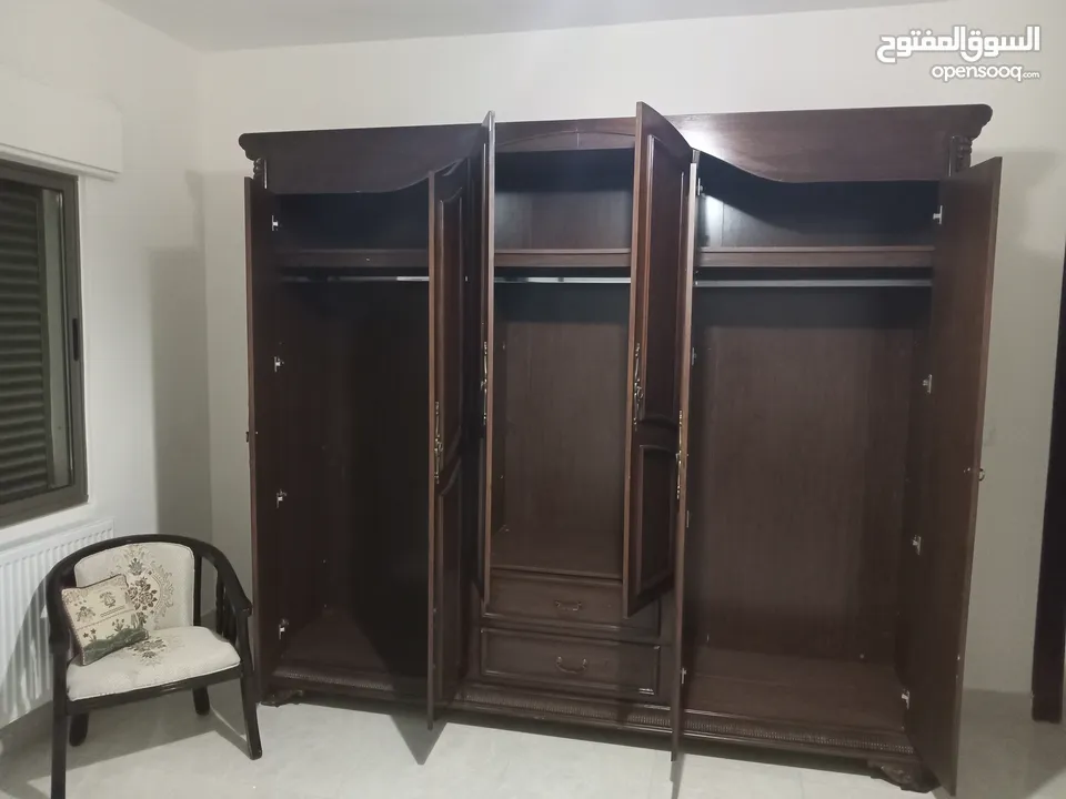 خزانة غرفة نوم خشبية كبيرة (6) أبواب