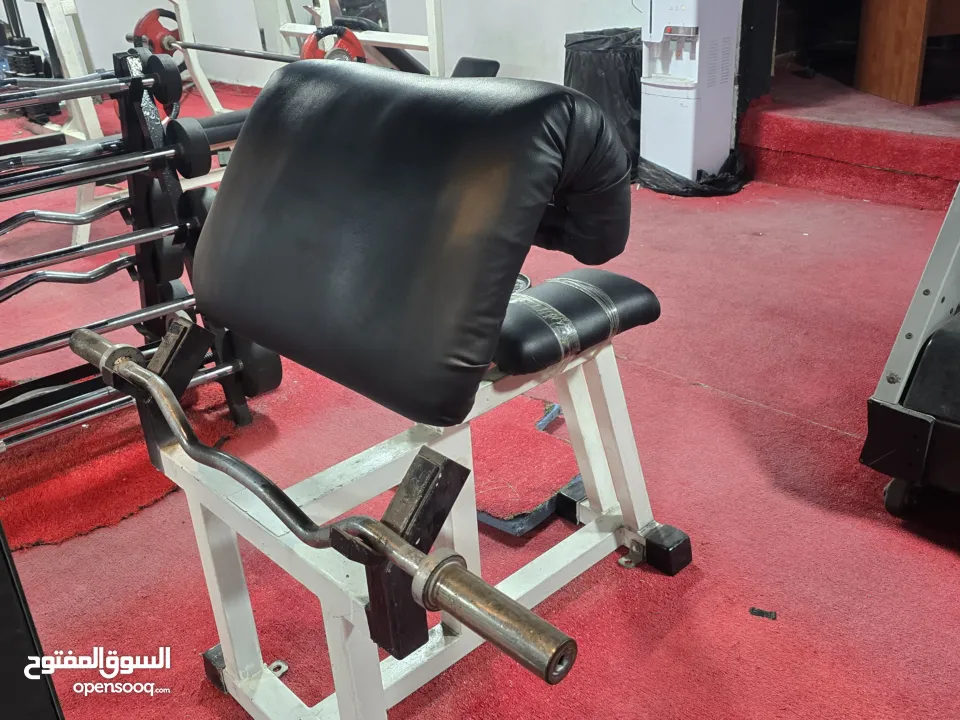 نادي حديد كامل الاجهزة