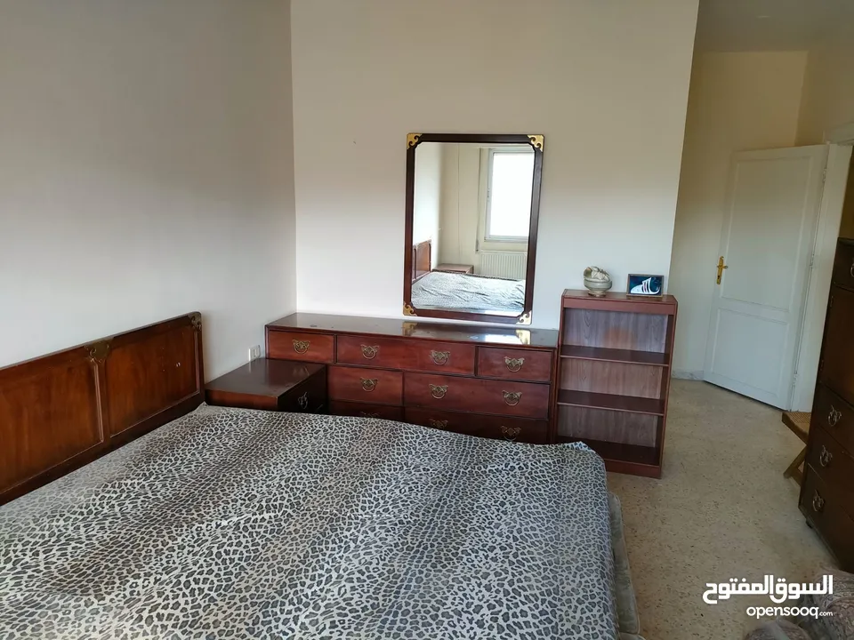 Furnished Shmeisani flat for rent