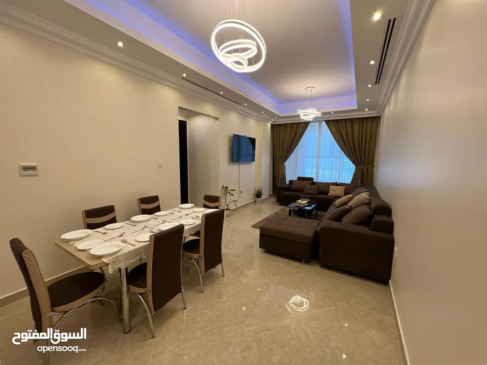 شقه 3غرف وصاله للايجار الشهرى بعجمان موقع متميز بالروضه 3 خلف مطعم بحر الامارات