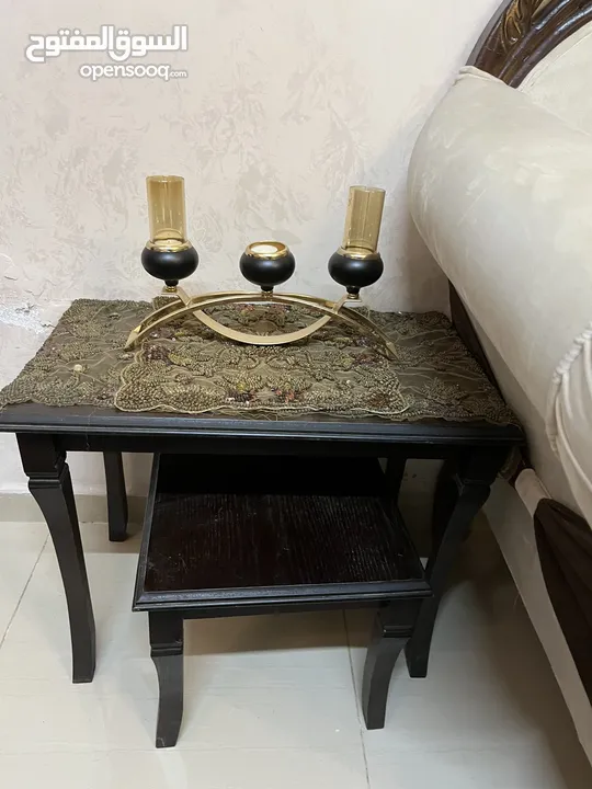 طقم كنب مع طاولة وسطية + طاولة سفرة