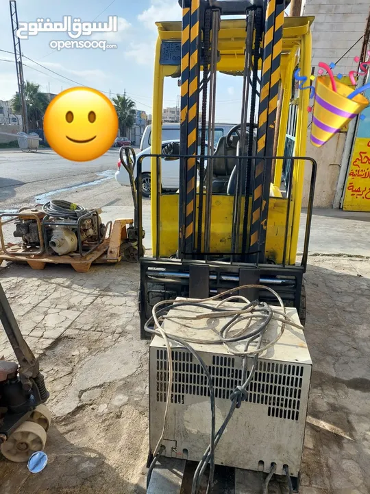 رافعة رافعه شوكية بحالات ممتازة للبيع او تأجير
