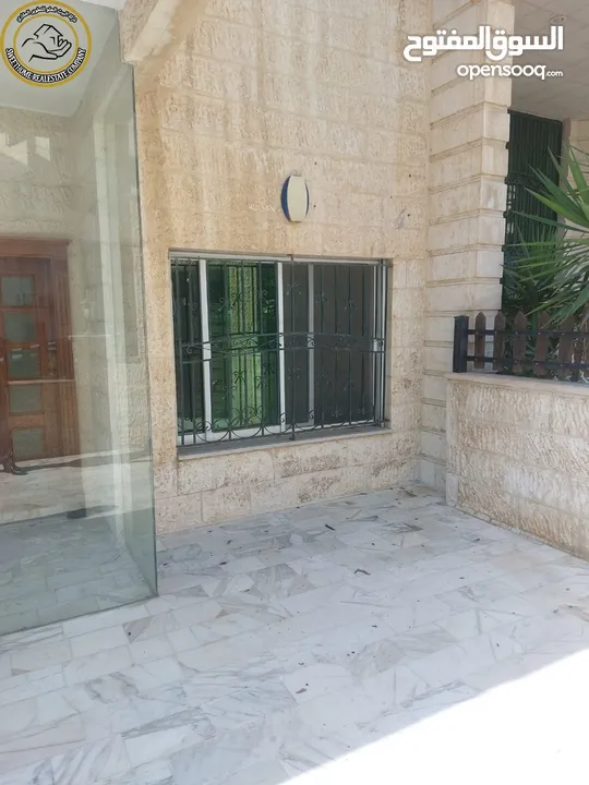 شقة أرضية مميزة للبيع في دير غبار  - قرب جونيا 300م مع حديقة وترسات 350م بسعر مغري