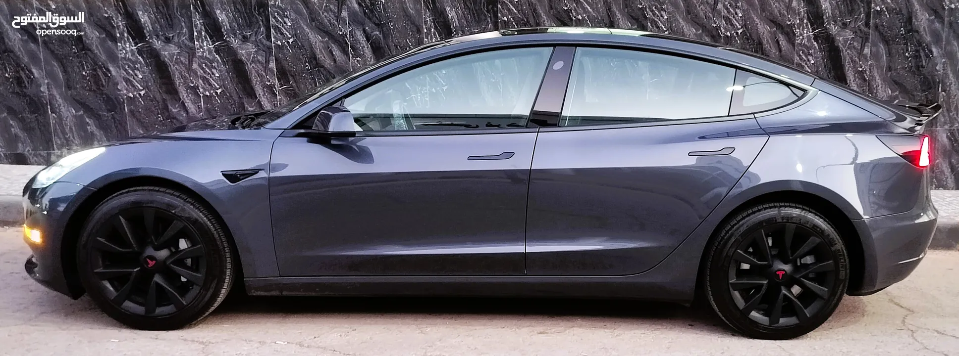تيسلا 2023 MODEL 3 فحص كامل 4 جـيـد ممشى قليل 20 الف بحالة الوكالة لون فيراني مميز بسعر محرووق ولقطة