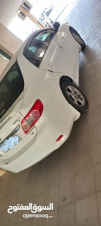 بدل مع سيارة تايوتا راف فود مديل 2013