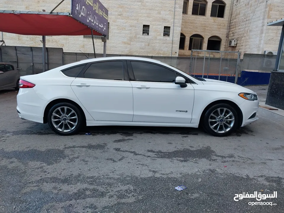 Ford fusion hybrid 2017 clean title