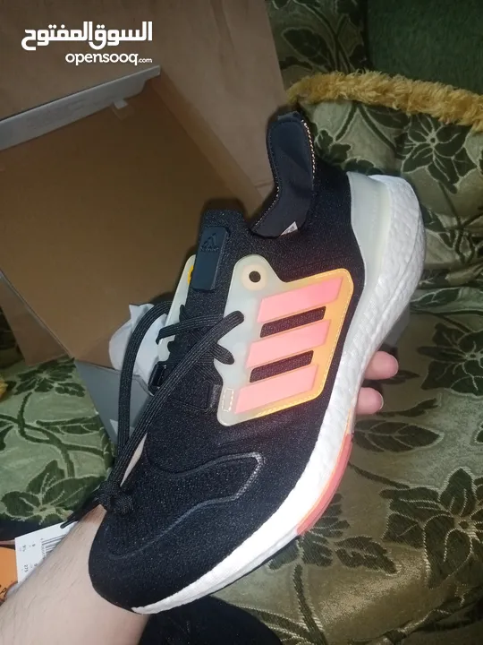 حذاء adidas UltraBoost 22 Black Flash Orange اصلي بنص سعره بسعر مغري جدا الفضل للمشي والراحة