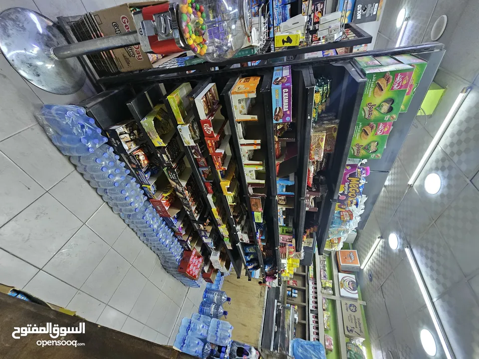 سوبر ماركت مع قهوة داخل كازية للبيع