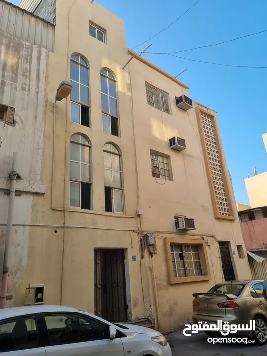 بناية اربع طوابق في المنامة