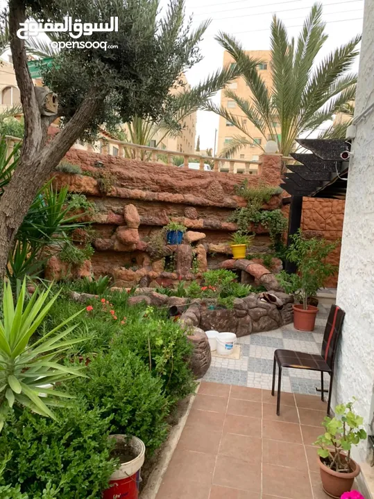 بيت في مرج الحمام بسعر مغري عباره عن عماره خاصه 3 طوابق