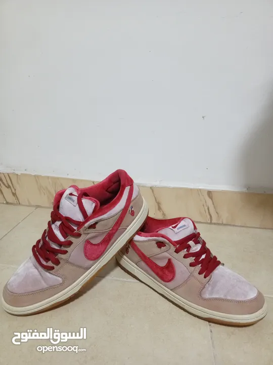 Nike Dunk Low SB x StrangeLove Valentines