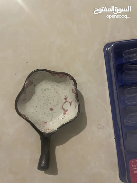 عدة جل كلر واكستنشن للبيع الوان مختلفه جل كلر  واحجام مختلفة واجهزه ومستلزمات صالونات للشعر  وهديه ع