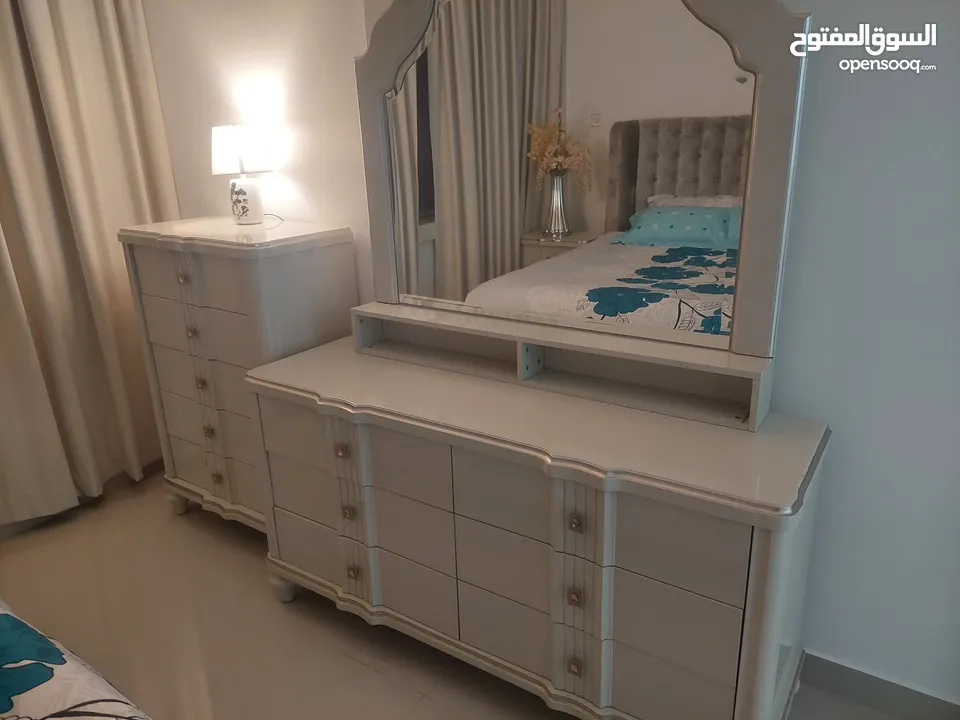 Deluxe furnished room available for lady