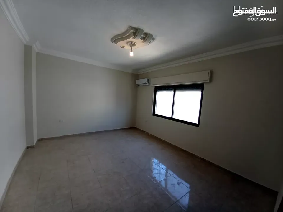 شقة غير مفروشة للإيجار 300م2 ( Property 16578 ) سنوي فقط