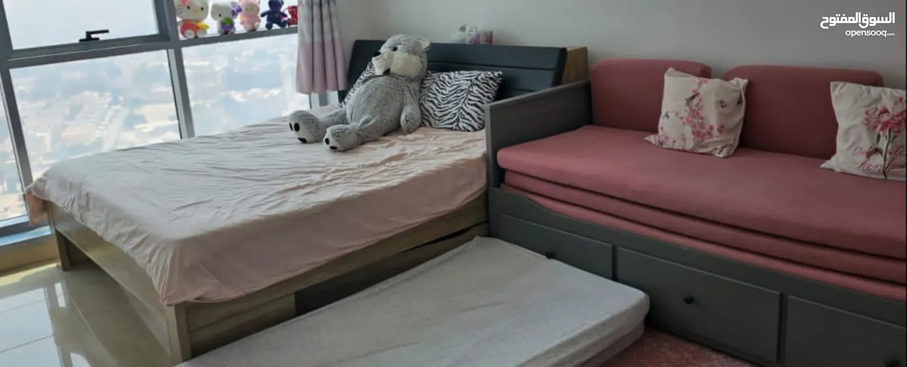 أريكة وسرير مفرد وسرير مزدوج وتخزين في قطعة أثاث واحدة! بالإضافة ل سرير كبير مزدوج مع دروج كثيرة