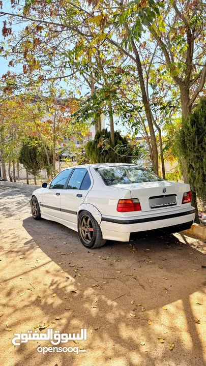 BMW E36 320i