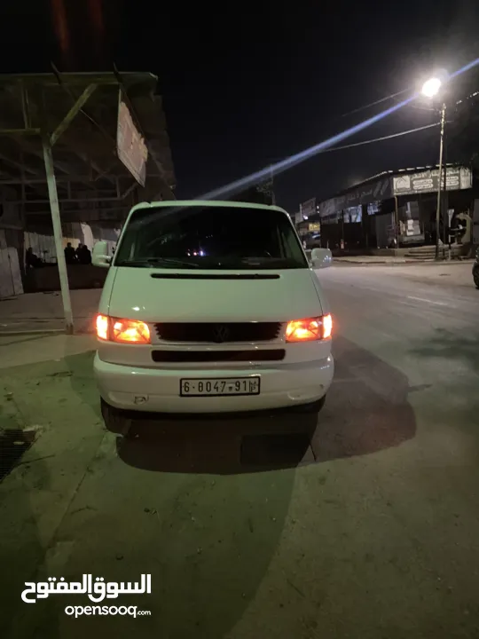 باص كرافيل للبيع موديل 2000 دهان جديد وغرفة جديدة كراسي منجدة جلد غرفة كحلية جنط باسات تعتيم كامل