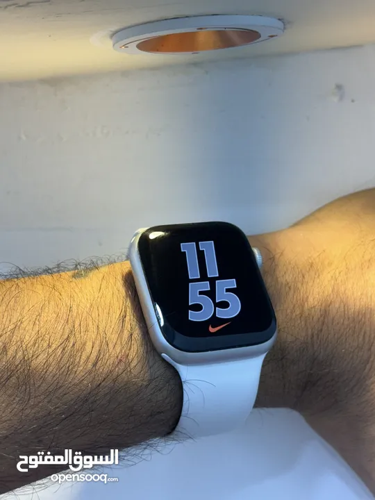 Apple watch Siris 8  ساعة جديده ستخدام قليل بعدهي بلضمان مالها كلش نظيفه البطاريه100 خدش مابيها