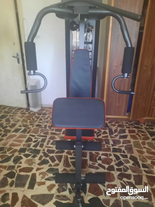 جهاز هوم جيم بحالة الوكاله استعمال خفيف 75 كيلو للبيع موجود بالسلط