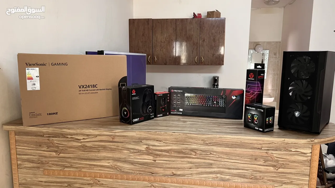 كمبيوتر جديد مستعمل فترة قصيرة جداً