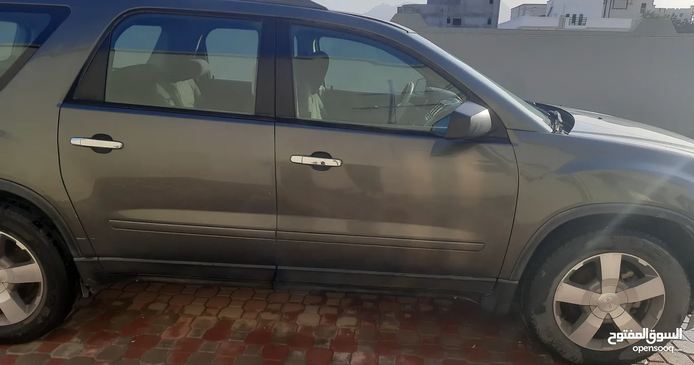 اكاديا 2011 للبيع بشكل عاجل بداعي سفر العايلة Acadia 2011 for urgent sale due to family travel