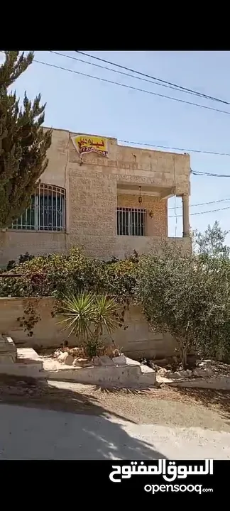 شقه من فيلا(غير مفروشة )للايجار طابق اول ب 360 ويوجد شقة صغيره طابق ارضي مدخل مستقل (غير مفروشة)150د
