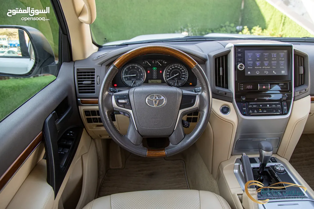 Toyota Land Cruiser 2016 GX-R   السيارة وارد الشركة و قطعت مسافة 116,000 كم فقط   اللون : ابيض