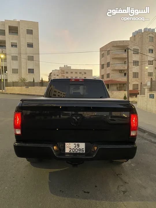 Dodge Ram SLT black edition