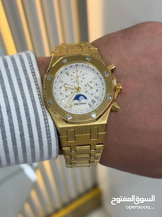 Audemars Piguet  أوديمار بيغيه ساعة فاخرة تجمع بين الحرفية السويسرية والتصميم الأنيق