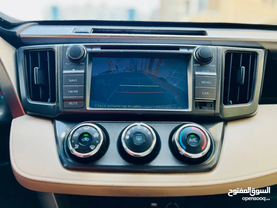 A Very Clean And Excellent TOYOTA RAV4 2015 SILVER GCC 5631