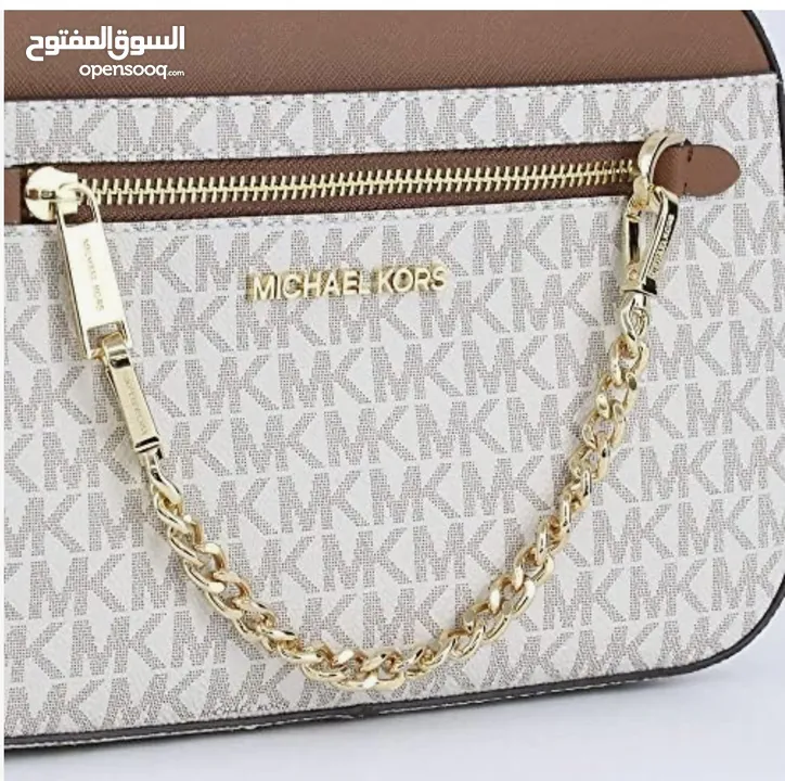 Brand New Michael Kors Sling Bag – Stunning, Stylish, and Practical!