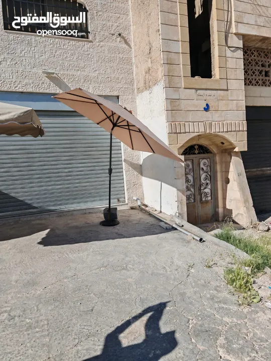 مظلة مربعة او دائرية الوان متعددة