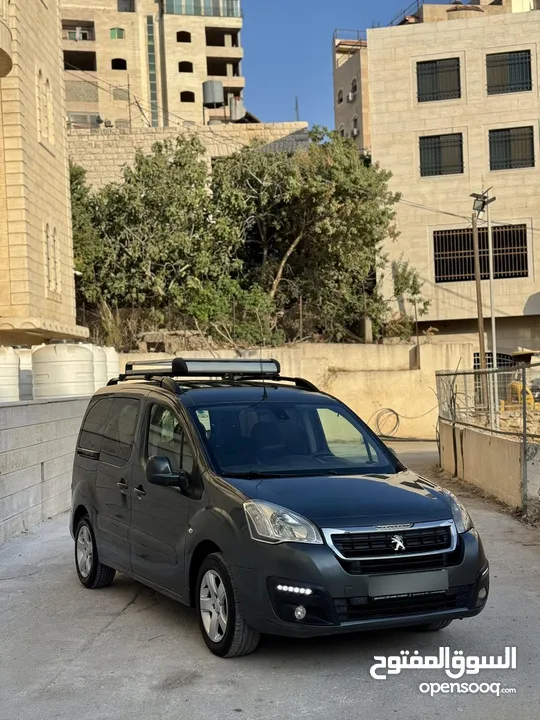 البيع فقط كاش مش معني في دفعه وشكات