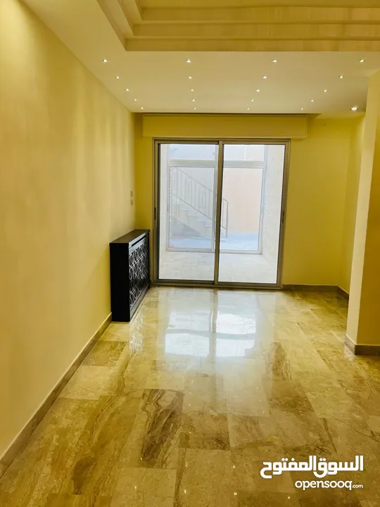 شقة أرضية للبيع في ضاحية النخيل - ref: 14613