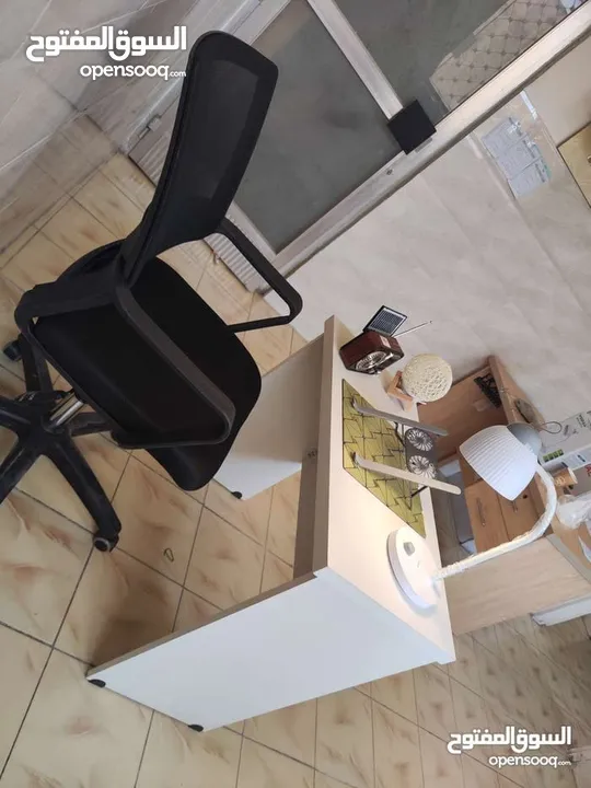للتميز عنوان تميز بمكتب للدراسة و العمل بخشب لامينت مكفول فخم جدا بالشكل و الحجم مقاس
