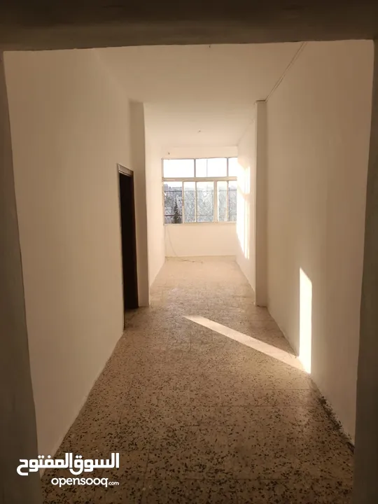 شقة فارغة للأيجار في جبل النظيف