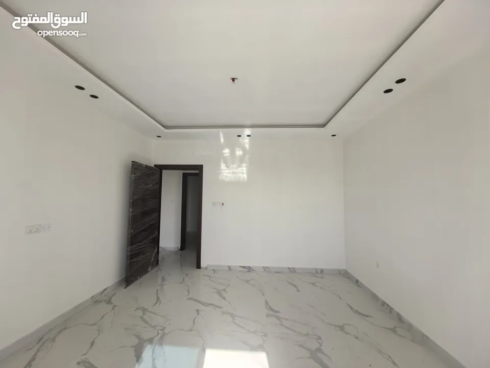 عرض خاص احجز شقتك مطلة على الشارع الرائيسي موقع ممتاز. #شقة سكنية راقية جدا للبيع